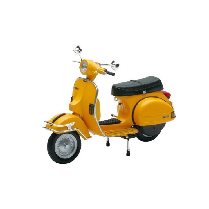 MOTO 1/12 VESPA 1978 P200E AMARILLA