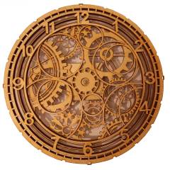 Reloj de madera con mecanismo