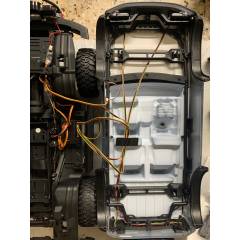 Bronco Wilderness 1/10 con winch, 2 velocidades y luces Amarillo